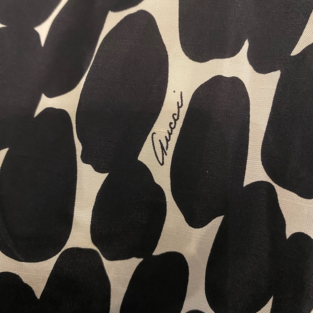 Gucci 3D Dress, Rare Find - Picture 3 of 7
